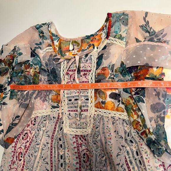 Fig and Flower Top Size S Sheer Flutter Sleeve Semi Sheer Lace - Picture 8 of 10